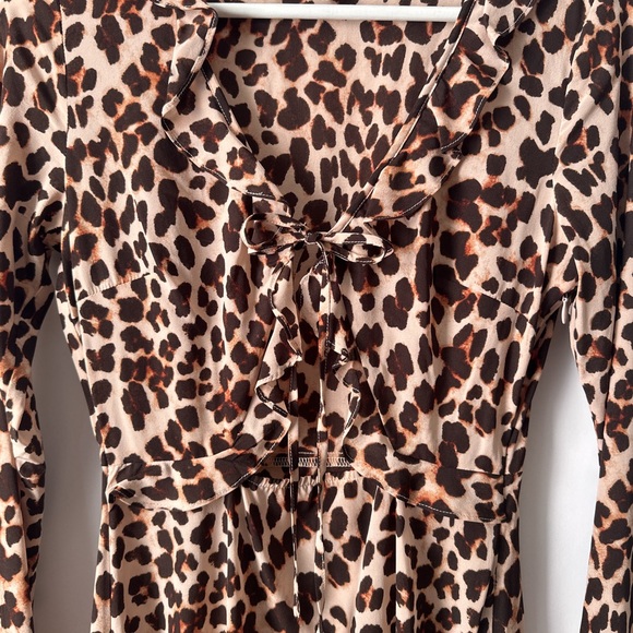 for love & lemons  leo keyhole stretch silk mini dress in cheetah, size small - Picture 5 of 15